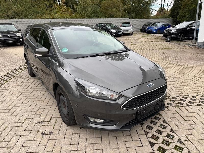 Usata Ford Focus 120 CV (88 kW) 2017 Grigio Station wagon