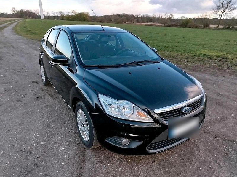 Gebraucht Ford Focus 101 PS (74 kW) 2009 Schwarz Kleinwagen