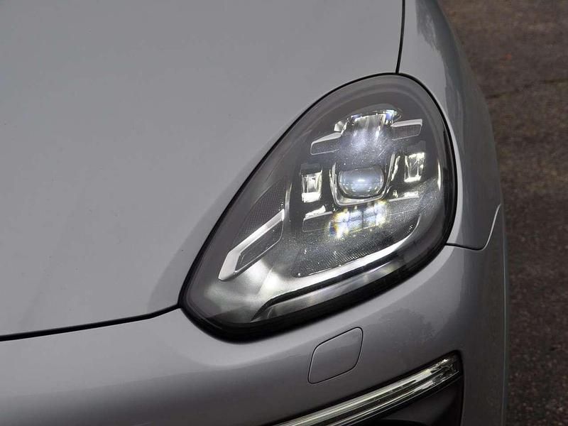 Second-hand Porsche Cayenne Platinum Edition 385 CP (283 kW) 2017 Argintiu SUV