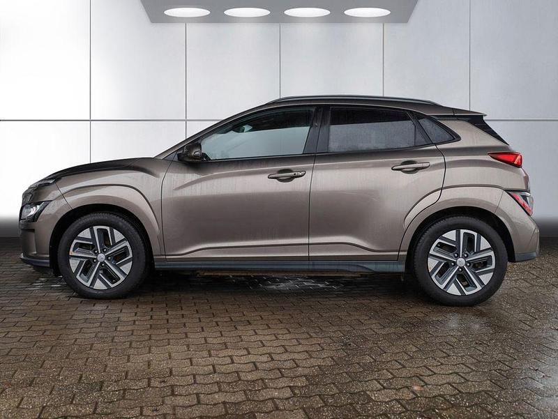 Gebraucht Hyundai Kona Trend 100 kW (136 PS) 2022 Braun SUV