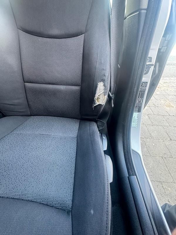 Second-hand BMW 318 123 CP (90 kW) 2007 Argintiu Berlinǎ