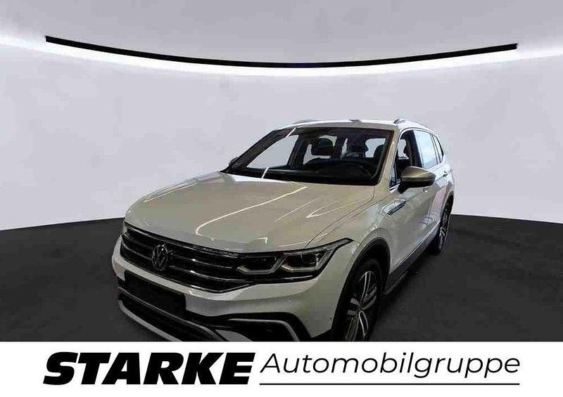 Weiß (oryxweiß perlmutteffekt) Gebraucht 2022 VW Tiguan Allspace Elegance SUV | 31.730 € (Fairer Preis) - Bild 1/4