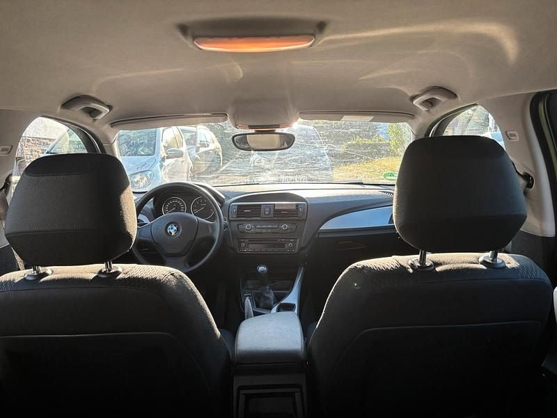 Gebraucht BMW 114 102 PS (75 kW) 2013 Weiß Kleinwagen