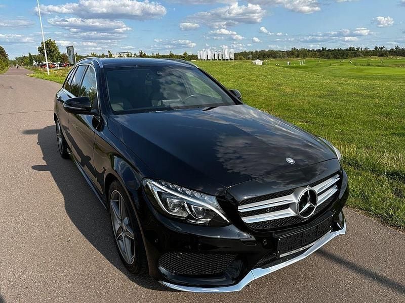 Schwarz Gebraucht 2016 Mercedes C200 AMG line Limousine | 18.999 € (Fairer Preis) - Bild 1/4