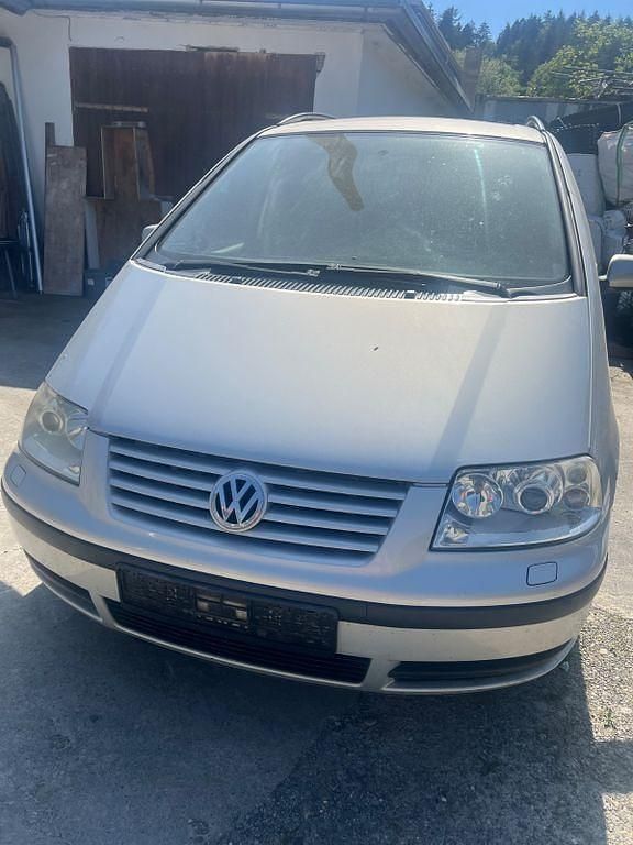 Silber Gebraucht 2002 VW Sharan Family Van / Kleinbus | 900 € - Bild 1/4
