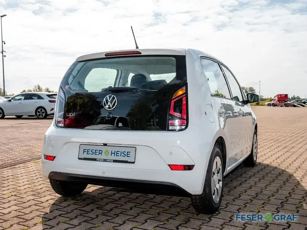 Gebraucht VW up! Move 65 PS (47 kW) 2023 Weiß Kleinwagen