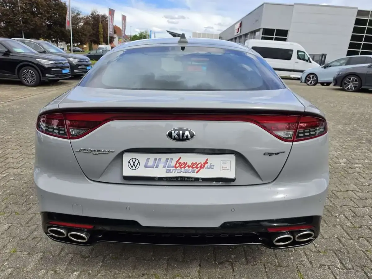 Gebraucht Kia Stinger GT 366 PS (269 kW) 2021 Ceramicsilber Kleinwagen
