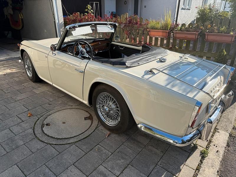 Gebraucht Triumph TR4 101 PS (74 kW) 1965 Weiß Cabrio