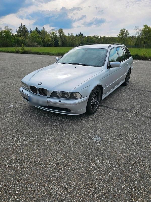 Używany BMW 530 Executive 193 KM (141 kW) 2002 Srebrny Kombi
