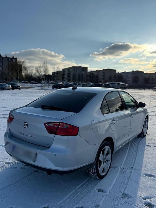 Gebraucht Seat Toledo 105 PS (77 kW) 2014 Silber Kleinwagen