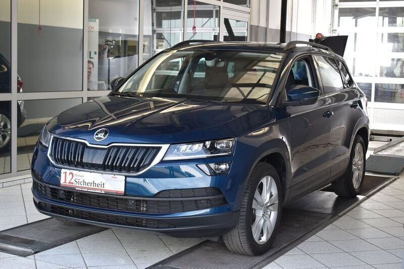 Blau Gebraucht 2022 Skoda Karoq Style SUV | 25.700 € (Fairer Preis) - Bild 1/4