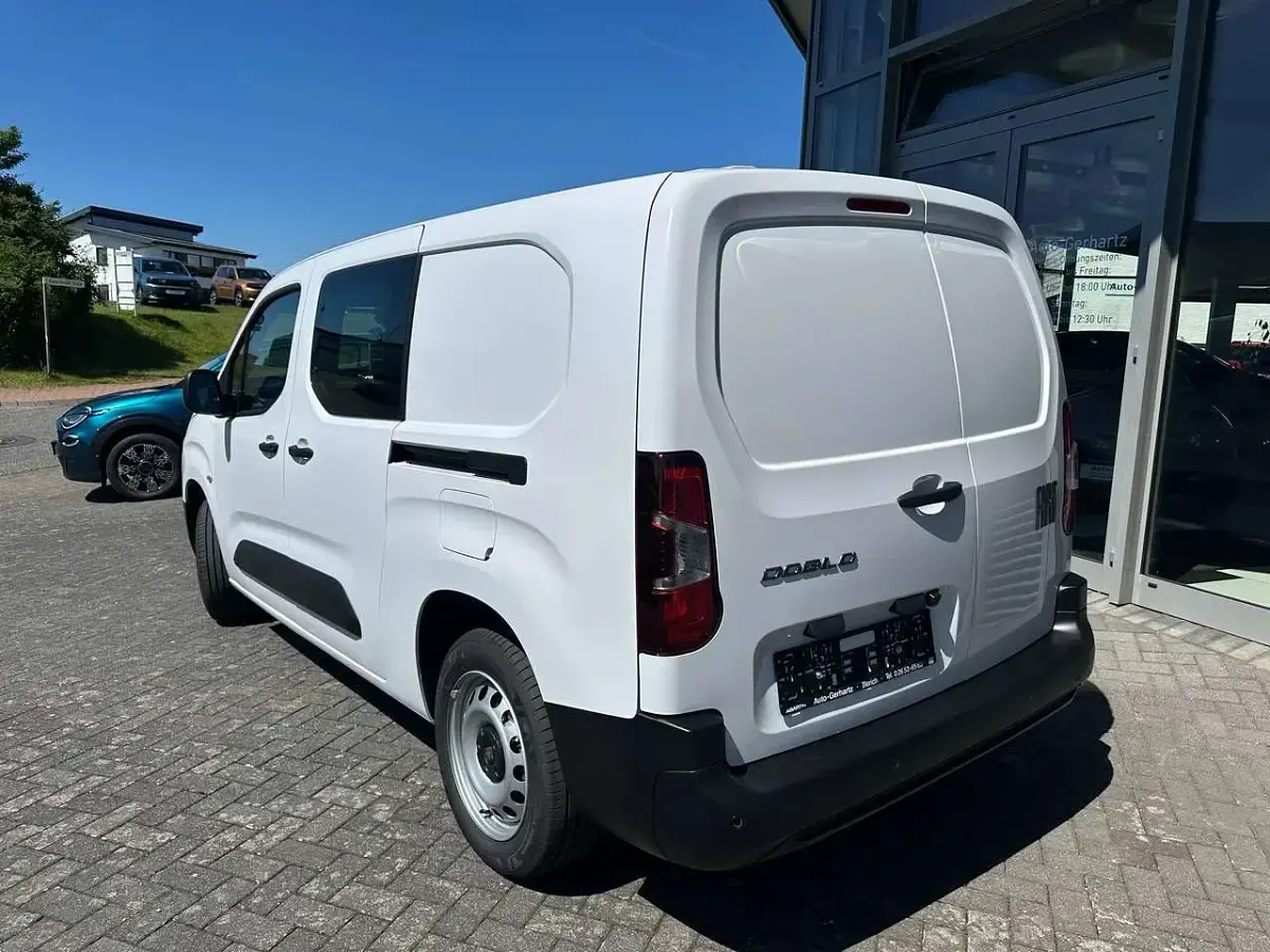 Neu Fiat Doblò 102 PS (75 kW) 2026 Gelato weiss Van / Kleinbus
