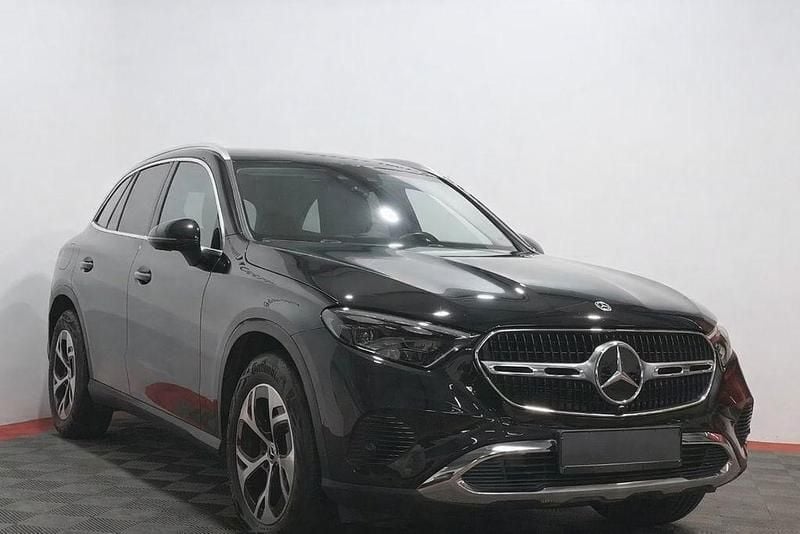 Gebraucht Mercedes GLC220 197 PS (144 kW) 2023 Schwarz SUV