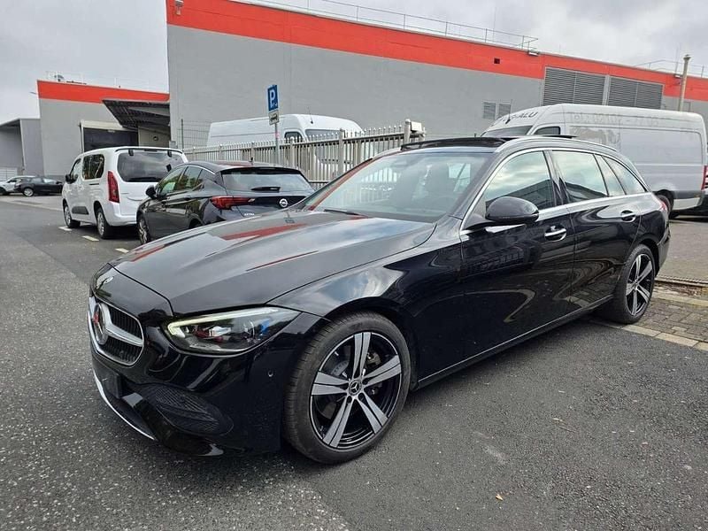 Schwarz/baltic black Gebraucht 2022 Mercedes C300 Avantgarde Kombi | 29.995 € - Bild 1/4