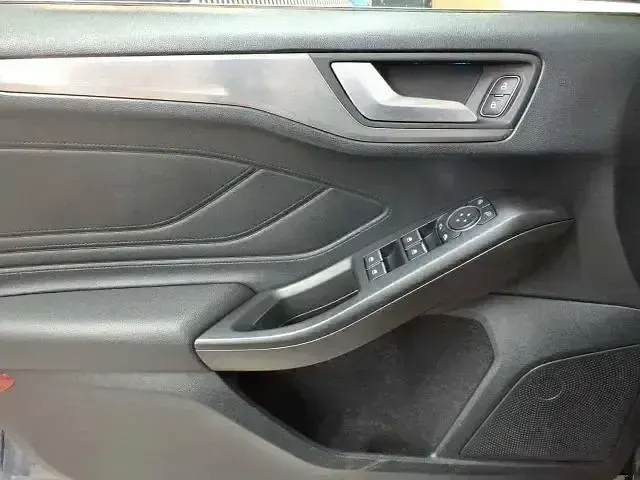 Gebraucht Ford Focus Titanium 120 PS (88 kW) 2020 Blazer blau Kombi