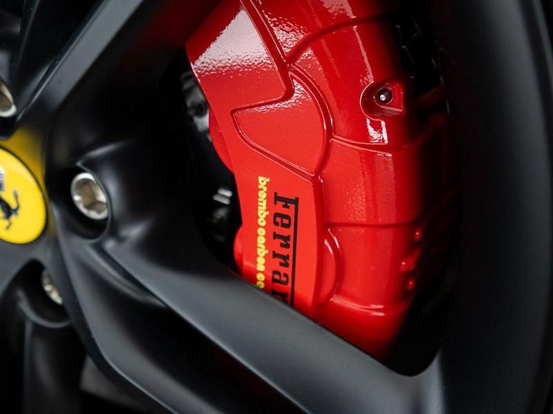 Gebraucht Ferrari 296 829 PS (609 kW) 2024 Rot Coupé