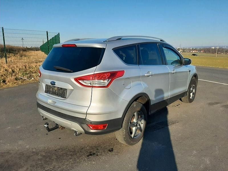 Usado Ford Kuga Titanium 179 HP (131 kW) 2015 Prateado SUV