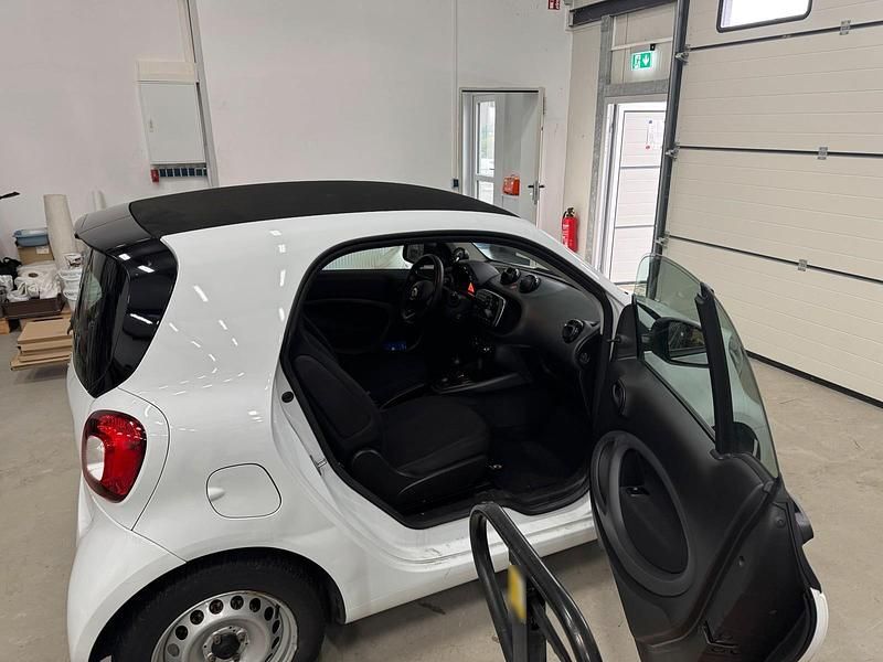 Gebraucht Smart ForTwo Coupé 62 kW (85 PS) 2022 Weiß Kleinwagen