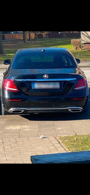 Gebraucht Mercedes E200 2017 Schwarz Limousine