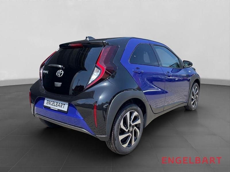 Gebraucht Toyota Aygo X 72 PS (52 kW) 2025 Grau SUV