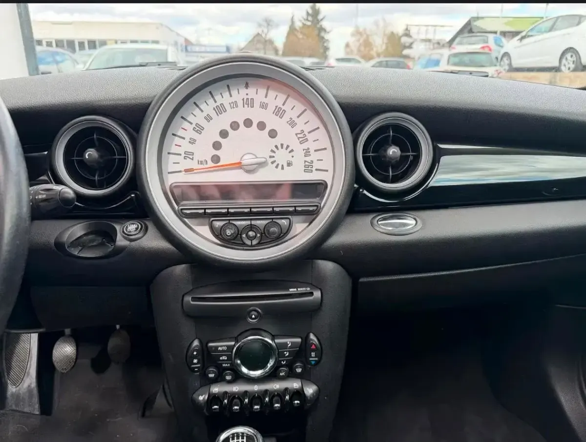 Gebraucht Mini Cooper 90 PS (66 kW) 2010 Weiß Kleinwagen