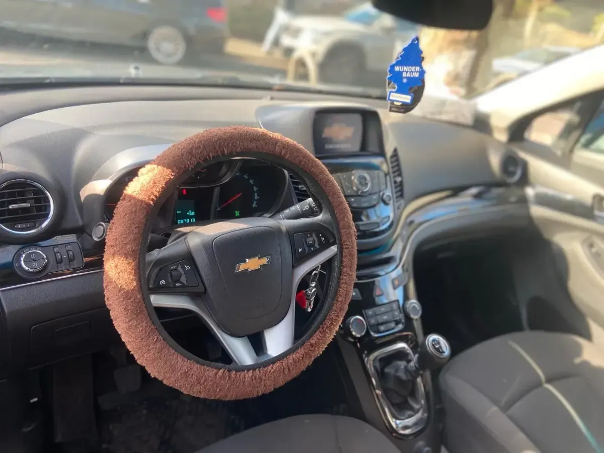 Gebraucht Chevrolet Orlando 160 PS (117 kW) 2012 Van / Kleinbus