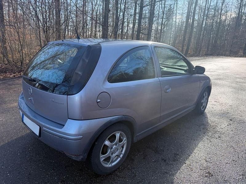 Gebraucht Opel Corsa 80 PS (58 kW) 2006 Violet Kleinwagen