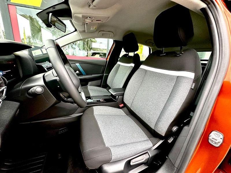 Gebraucht Citroën e-C4 Feel 100 kW (136 PS) 2022 Lackierung pulsorange/typ aus Limousine