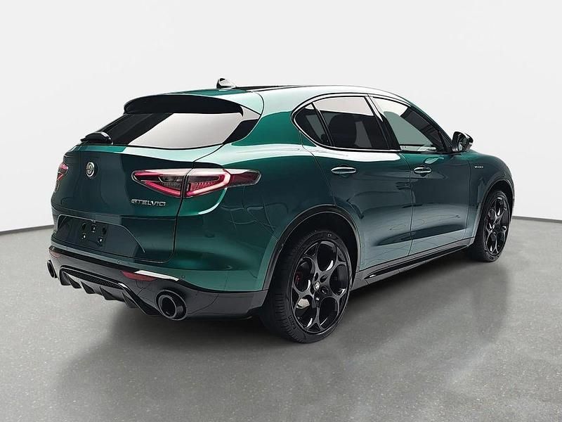 Neu Alfa Romeo Stelvio Veloce 209 PS (153 kW) 2026 Verde montreal SUV