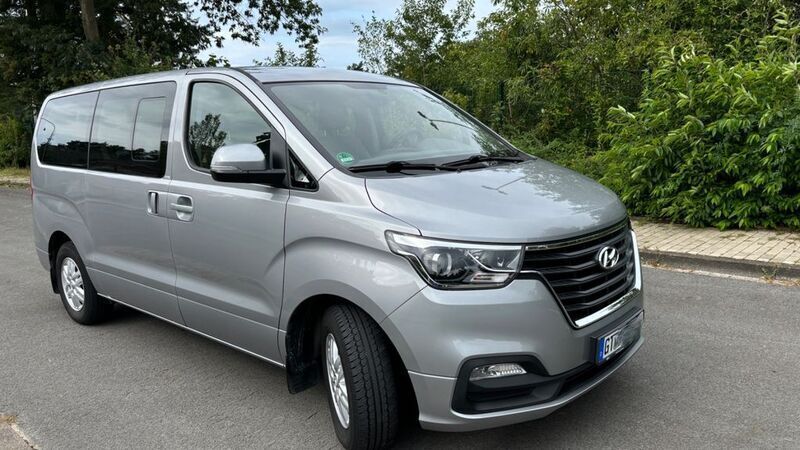 Silber Gebraucht 2020 Hyundai H-1 Trend Van / Kleinbus | 24.249 € (Guter Preis) - Bild 1/4