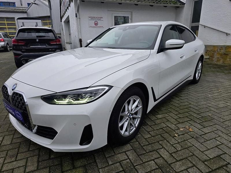 Gebraucht BMW 420 Sport Line 184 PS (135 kW) 2022 Weiß Coupé