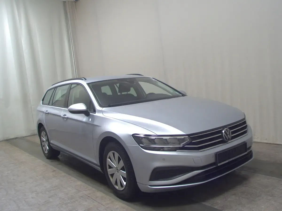Używany VW Passat 150 KM (110 kW) 2022 Srebrny Kombi