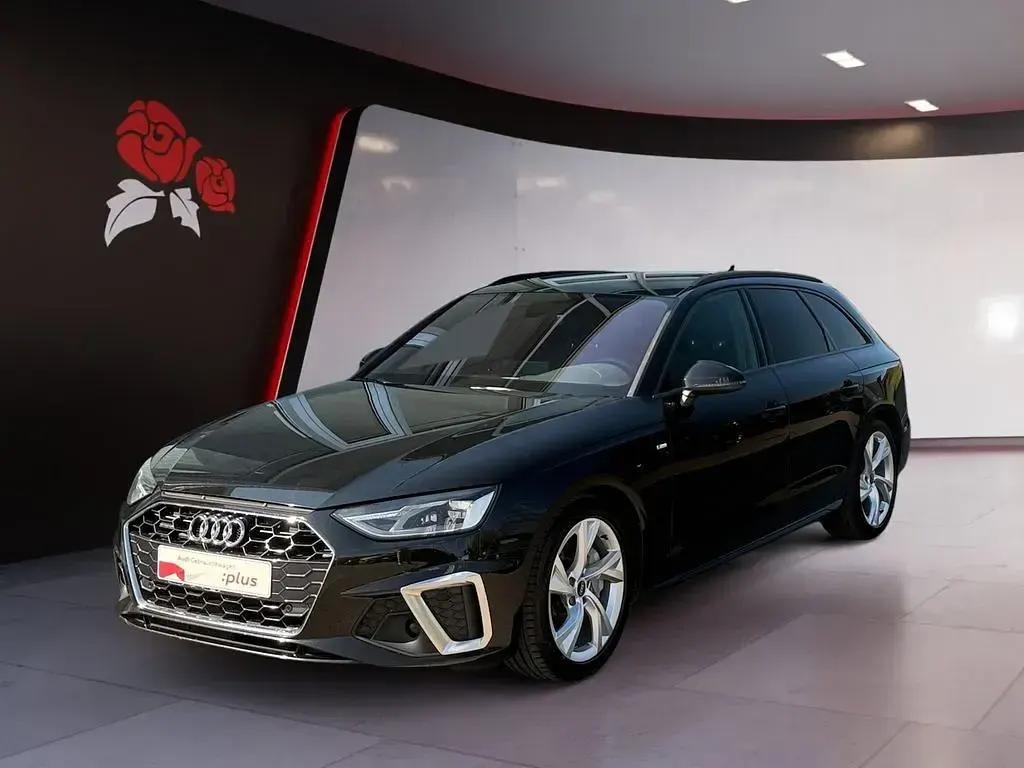 Gebraucht Audi A4 S-Line 204 PS (150 kW) 2023 Mythosschwarz metallic Kombi