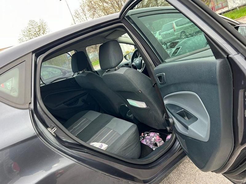 Gebraucht Ford Fiesta Titanium 68 PS (50 kW) 2009 Grau Kleinwagen