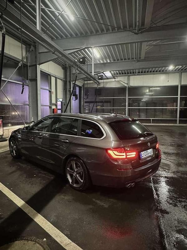 Gebraucht BMW 530 258 PS (189 kW) 2014 Kombi