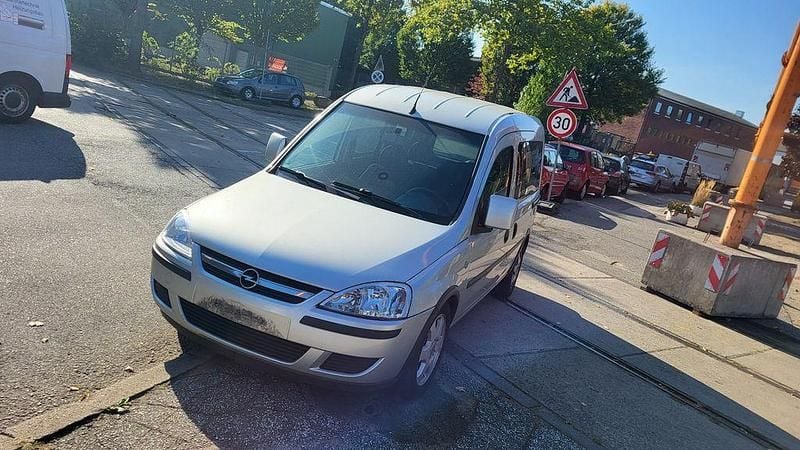 Silber Gebraucht 2008 Opel Combo Edition Van / Kleinbus | 2.240 € (Guter Preis) - Bild 1/4