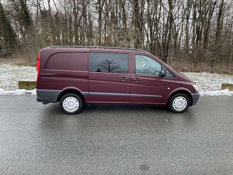 Gebraucht Mercedes Vito 136 PS (100 kW) 2013 Rot Van