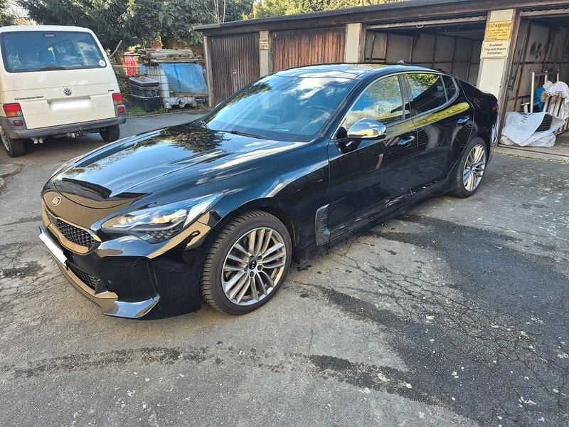 Gebraucht Kia Stinger 200 PS (147 kW) 2018 Schwarz Kleinwagen