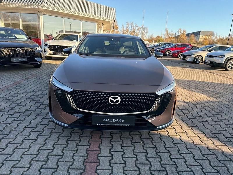 Neu Mazda 6e Takumi-Line 189 kW (258 PS) 2025 Braun Limousine