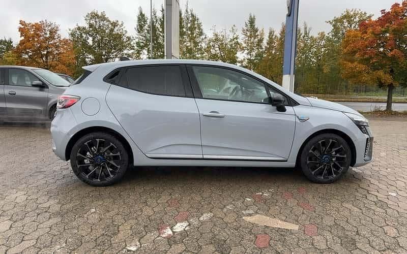 Neu Renault Clio V Esprit Alpine 91 PS (66 kW) 2025 Rafalgrau metallic (grau) Limousine