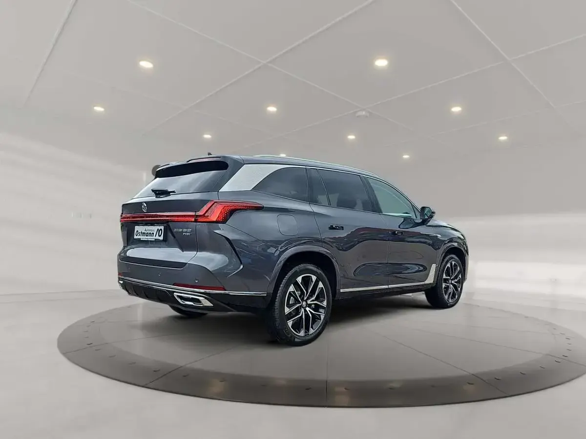 Neu MG MGS9 Comfort 299 PS (219 kW) 2026 Grau SUV