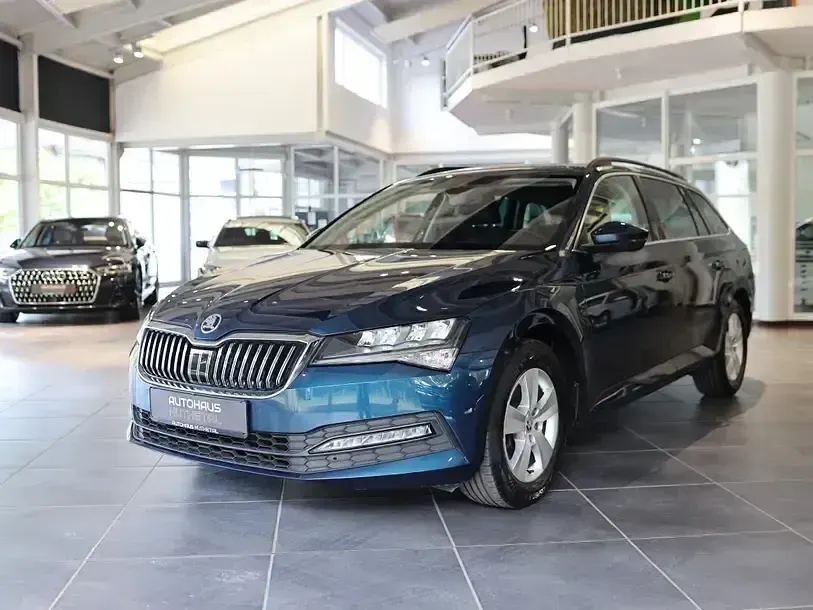 Gebraucht Skoda Superb Ambition 150 PS (110 kW) 2022 Lavablau Kombi