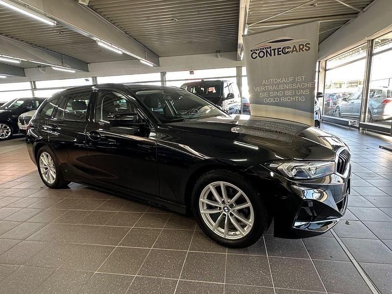 Black sapphire Gebraucht 2022 BMW 318 Shadowline Kombi | 24.999 € (Fairer Preis) - Bild 1/4