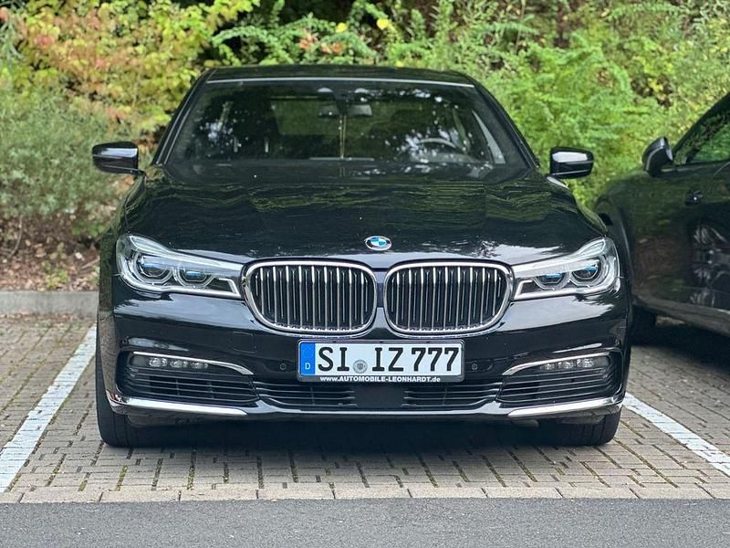 Gebraucht BMW 750 449 PS (330 kW) 2017 Schwarz Limousine