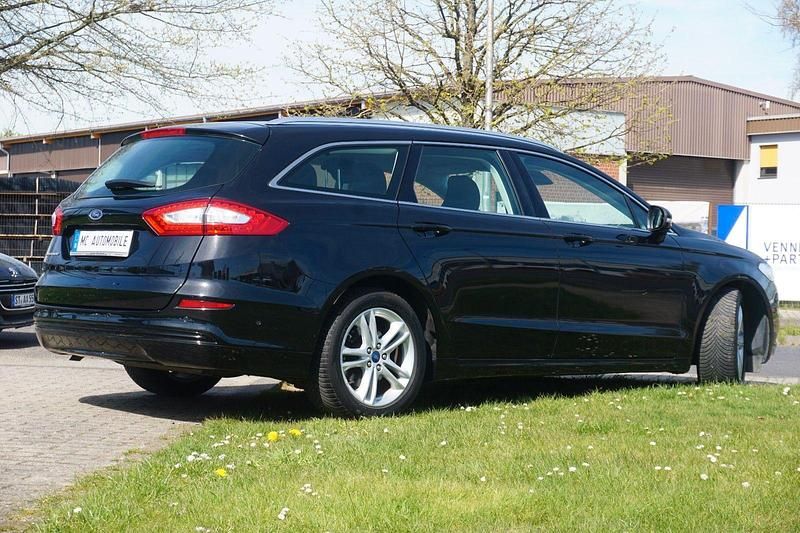 Gebraucht Ford Mondeo Titanium 150 PS (110 kW) 2015 Schwarz Kombi