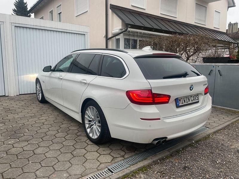 Gebraucht BMW 520 Luxury Line 190 PS (139 kW) 2015 Alpinweiss iii Kombi