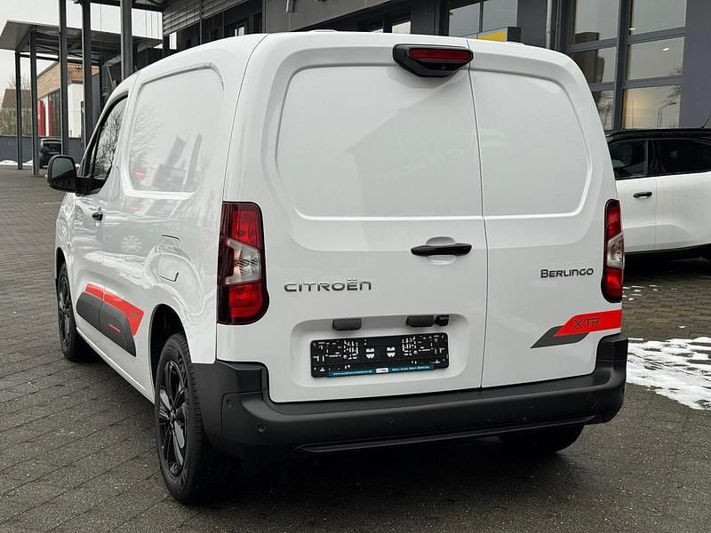 Neu Citroën Berlingo XTR 131 PS (96 kW) 2026 Lackierung weiss icy/deckende lackierung Van / Kleinbus