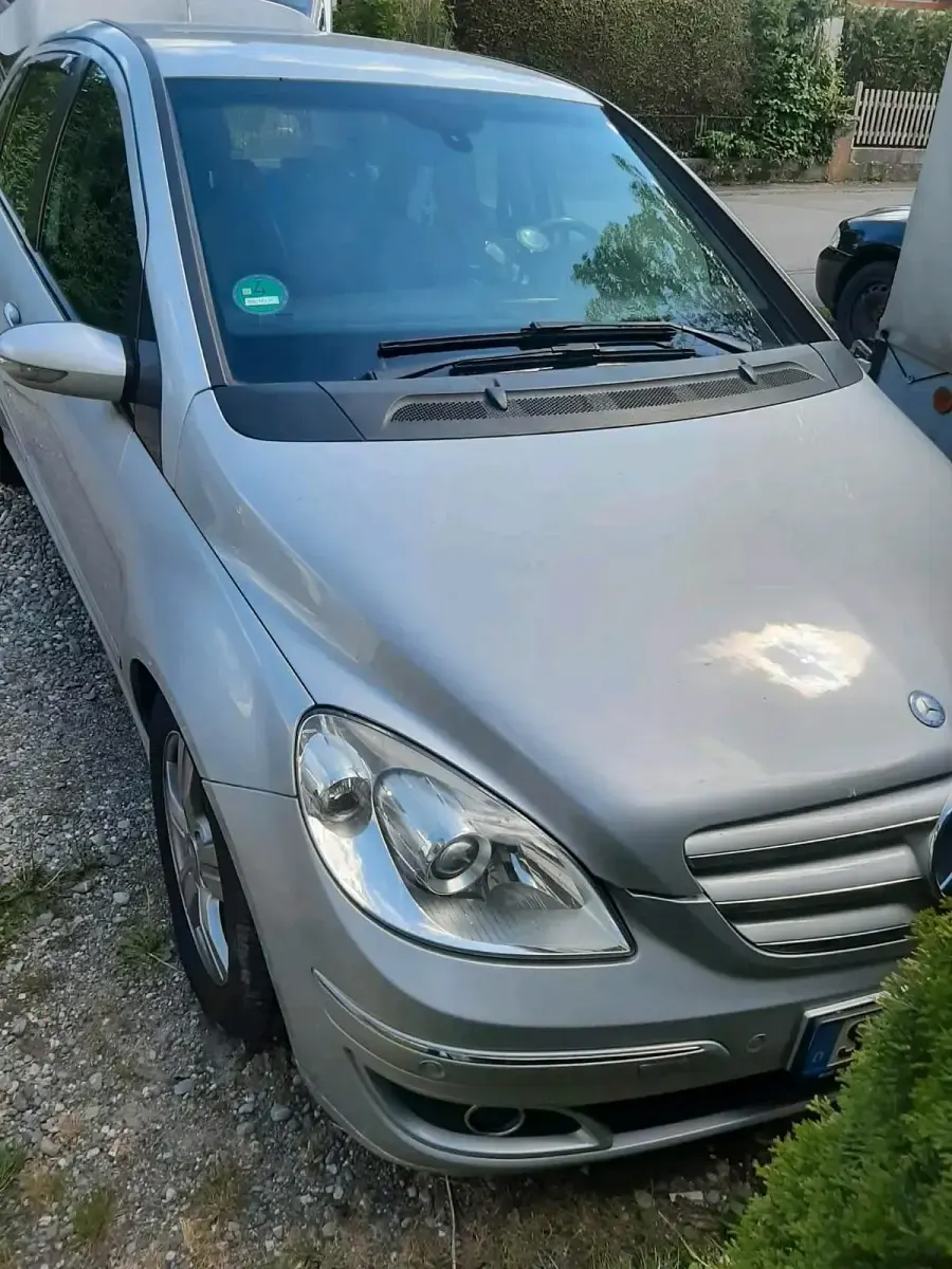 Gebraucht Mercedes B180 109 PS (80 kW) 2005 Silber Van / Kleinbus