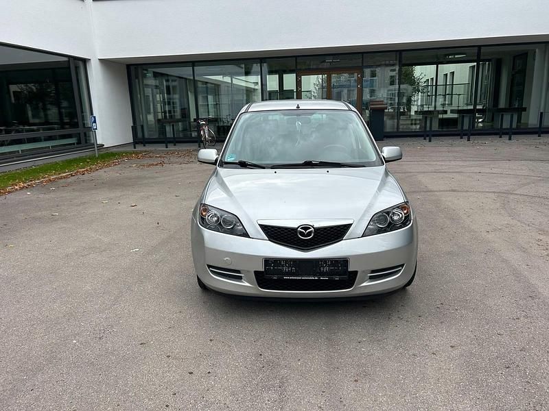 Grau Gebraucht 2006 Mazda 2 Kleinwagen | 1.200 € (Superpreis) - Bild 1/4