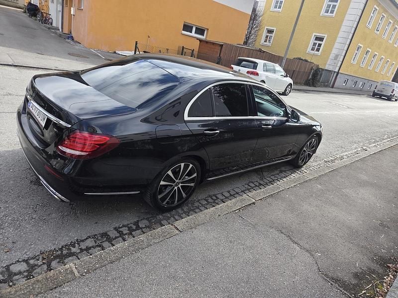 Gebraucht Mercedes E200 150 PS (110 kW) 2018 Schwarz Limousine